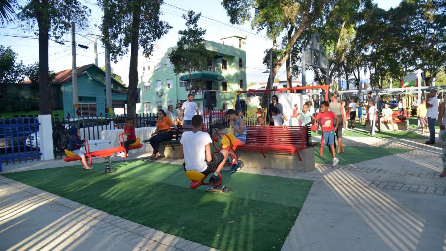 Zona Franca inaugura remodelación bulevar avenida Hermanas Mirabal de Santiago 