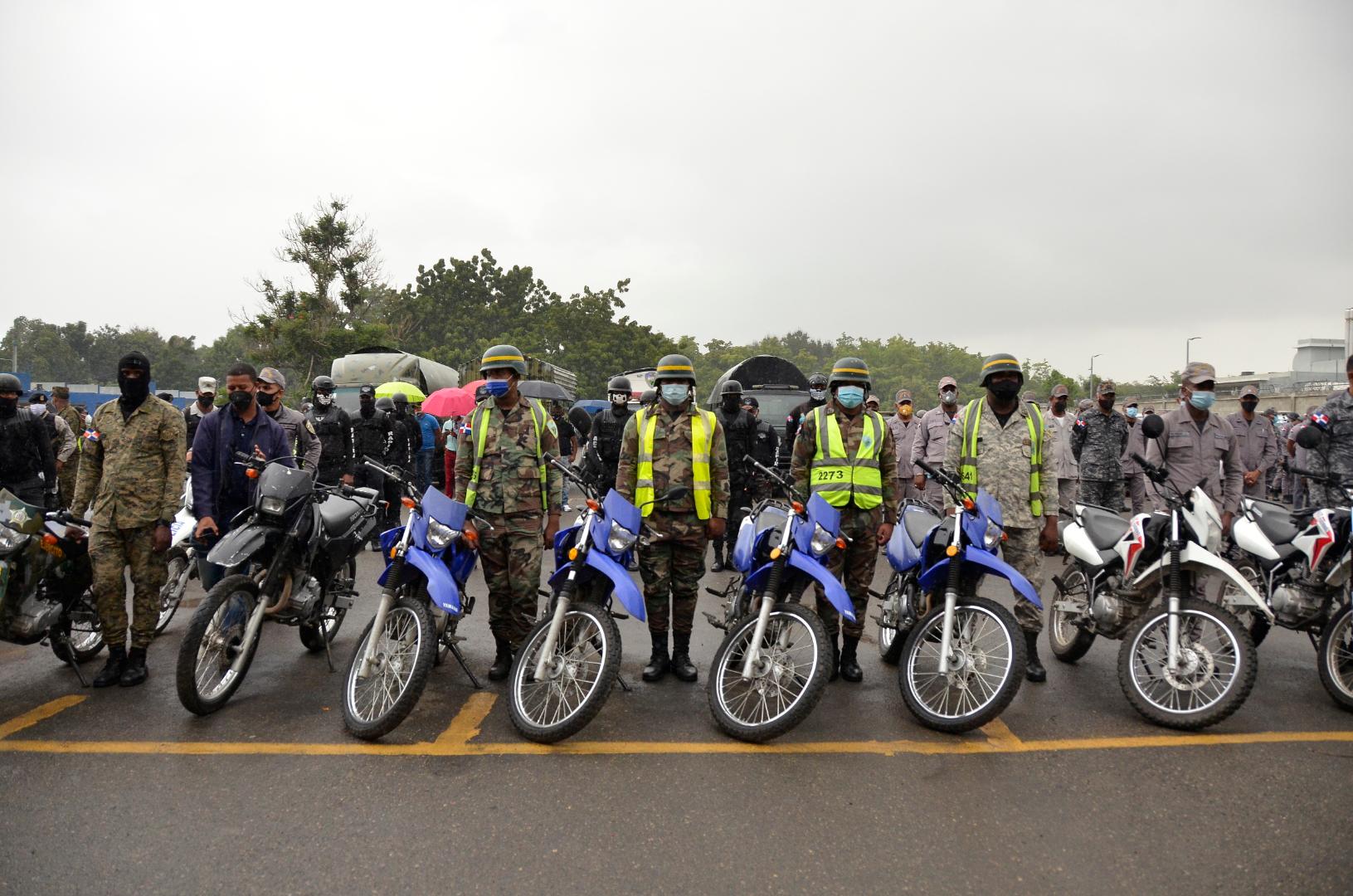 Más agentes serán enviados desde hoy, 24 de diciembre, a reforzar el patrullaje durante las festividades navideñas en Santiago.
