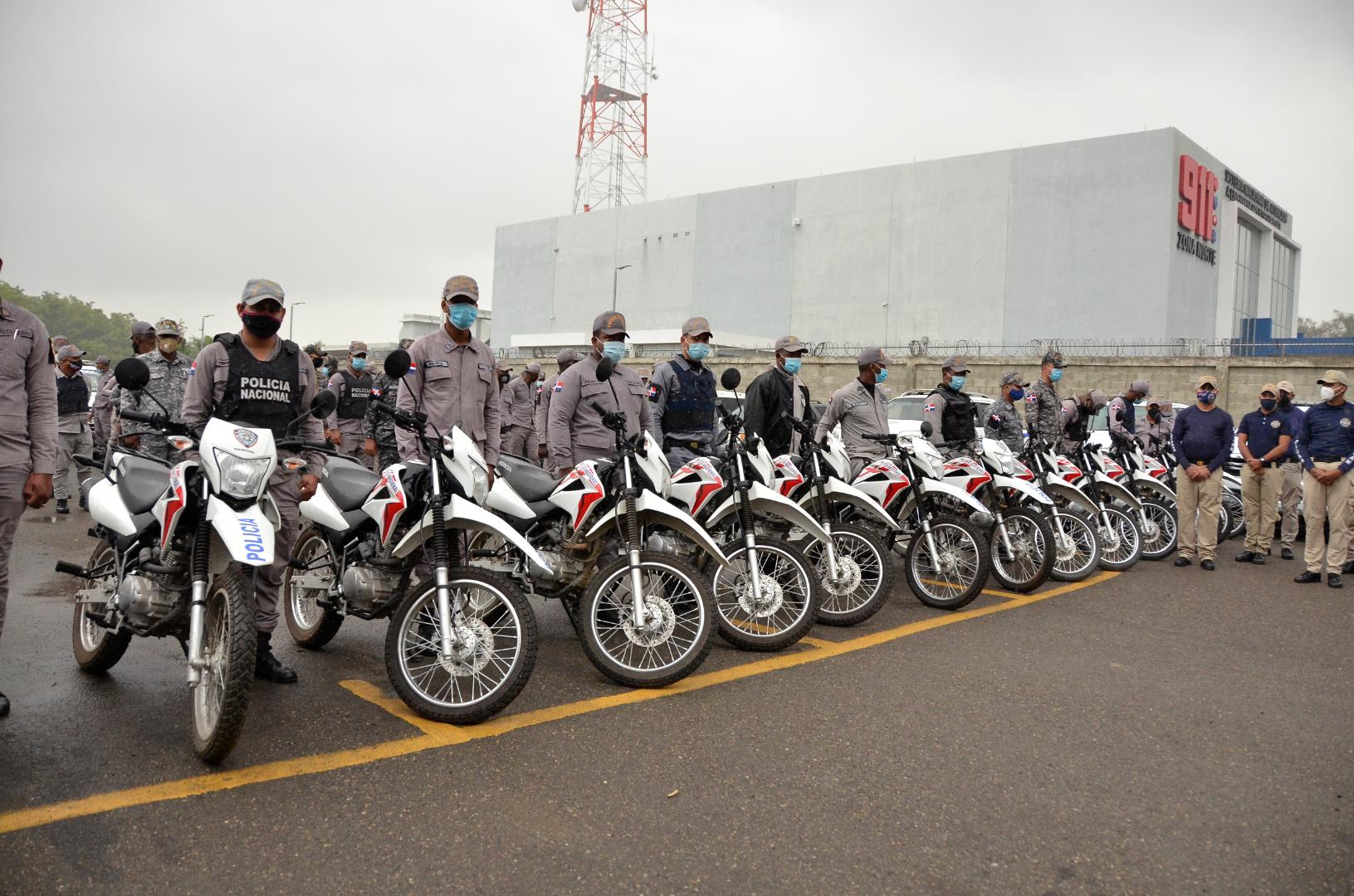 Policías que se integrarán a la vigilancia de las calles de Santiago.