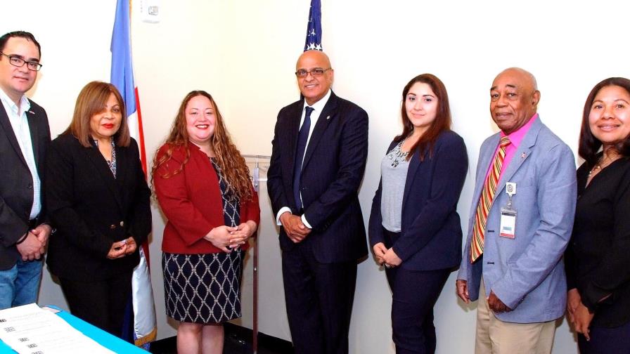 Consulado dominicano en Nueva York inicia programa para asistir a inmigrantes