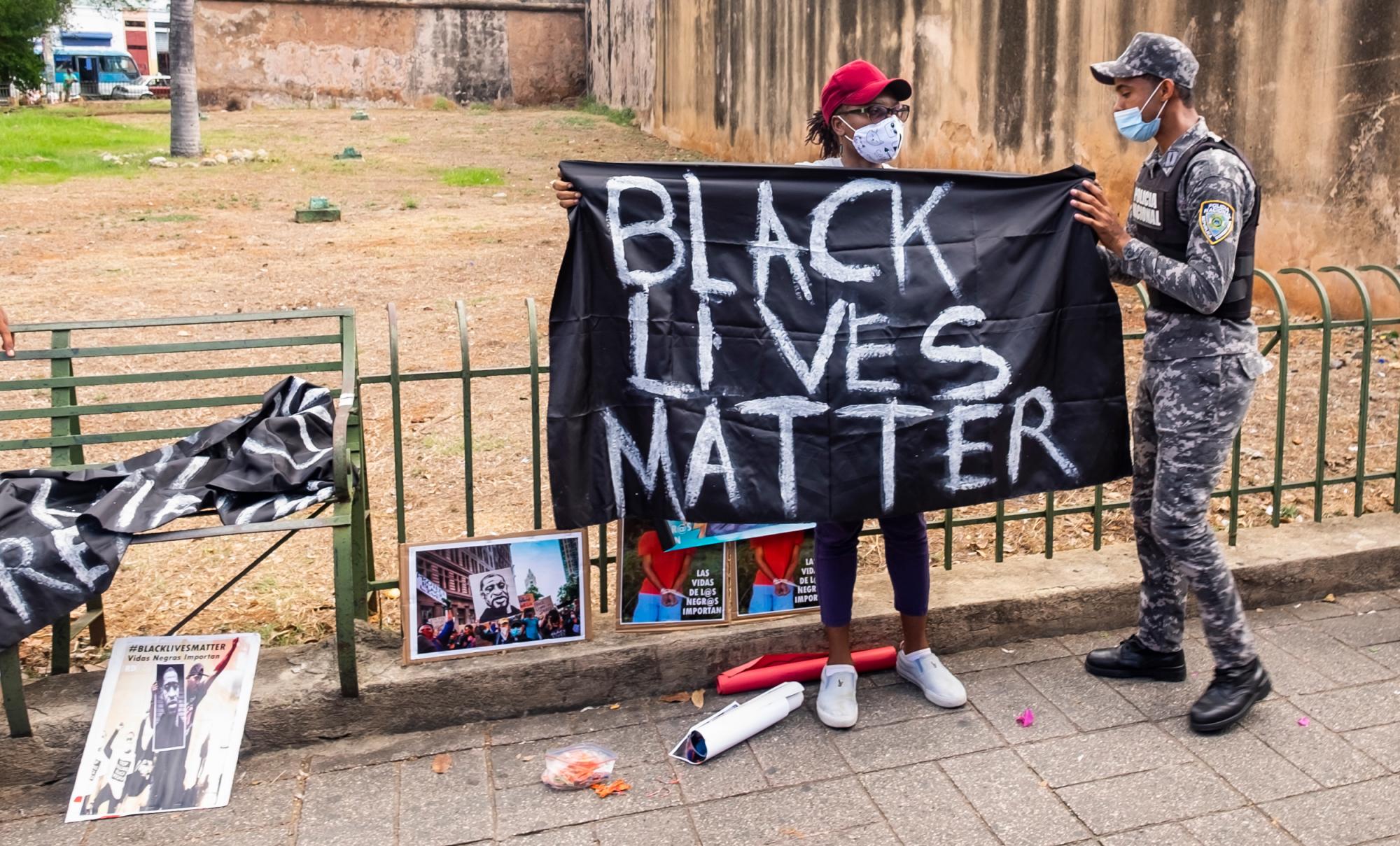 Impiden protestas contra el racismo y a favor de George Floyd en el Parque Independencia