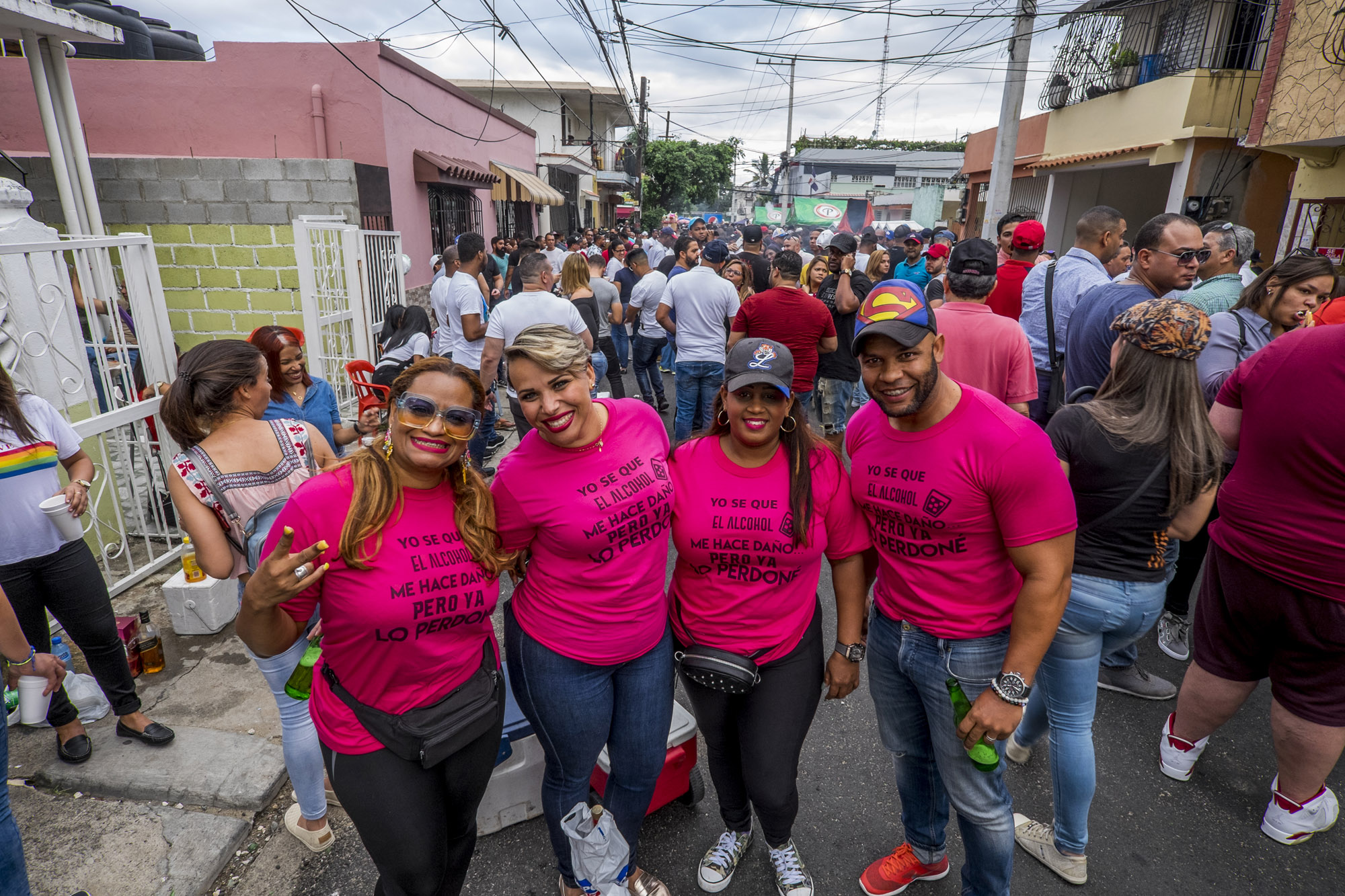 Amigos que acuden a despedir el año en Don Bosco.