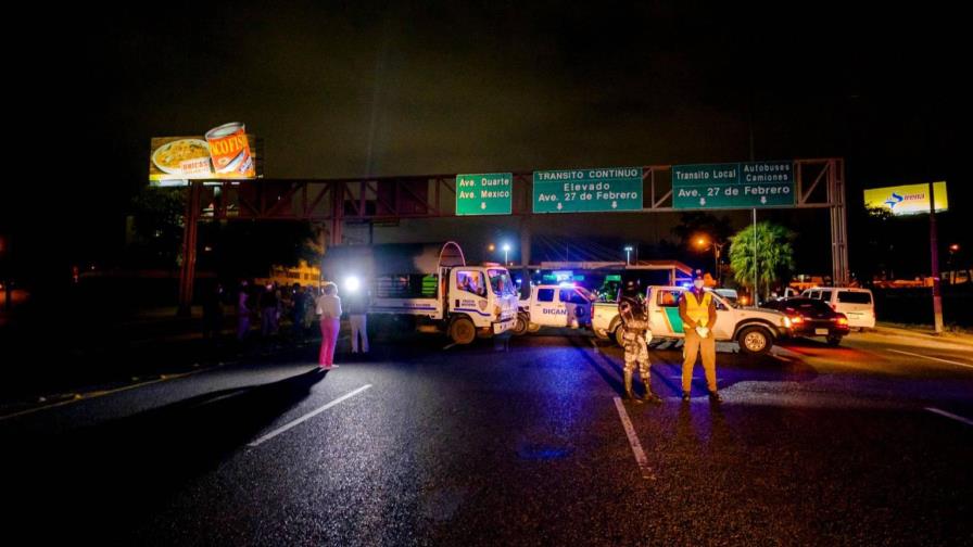 Policía detuvo el sábado 854 persona por violar toque de queda