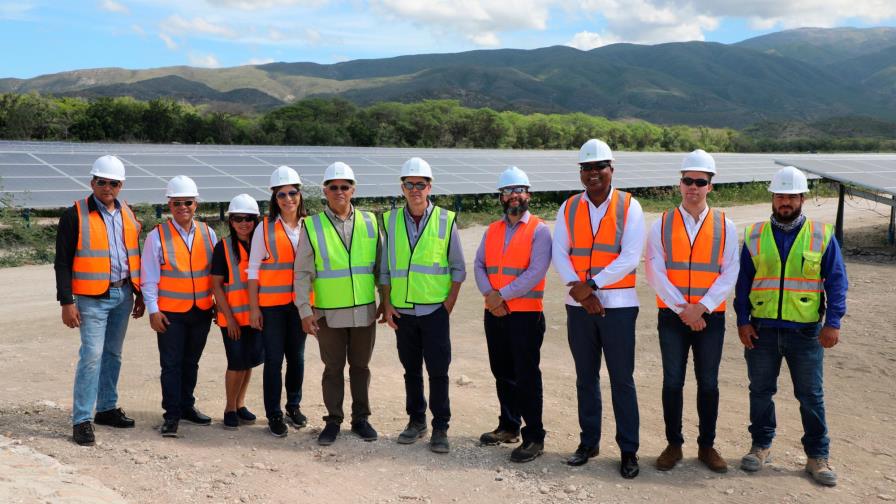 Avanza construcción de parque Canoa Solar, con inversión de US$45 millones 