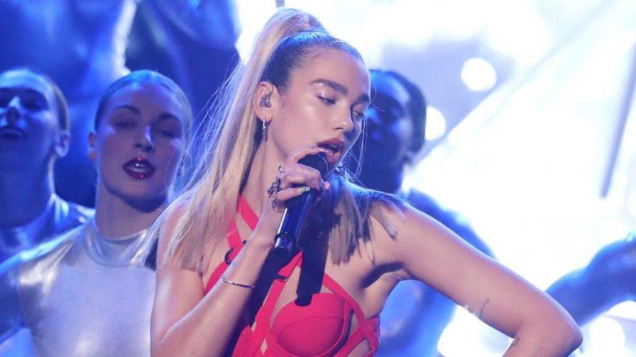 Dua Lipa anticipa la salida de Future Nostalgia y pospone su gira europea Dua Lipa anticipa la salida de Future Nostalgia y pospone su gira europea