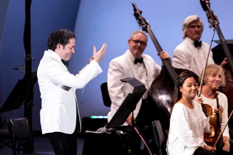 Dudamel y la Filarmónica de Los Ángeles vuelven a casa tras un año y medio