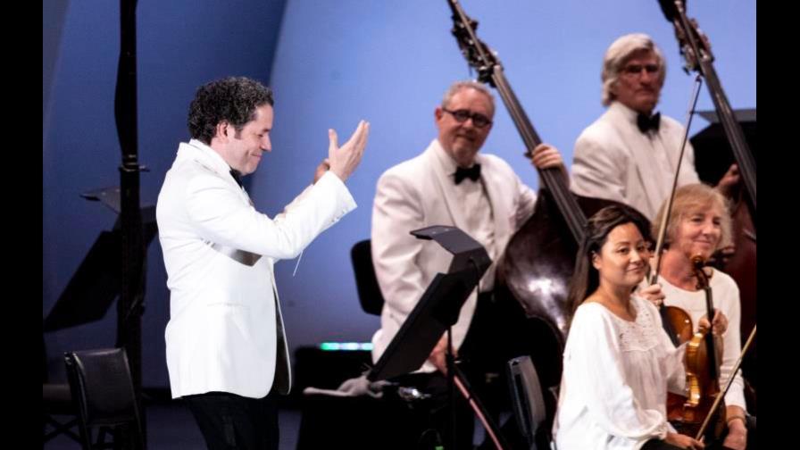 Dudamel y la Filarmónica de Los Ángeles vuelven a casa tras un año y medio Dudamel y la Filarmónica de Los Ángeles vuelven a casa tras un año y medio