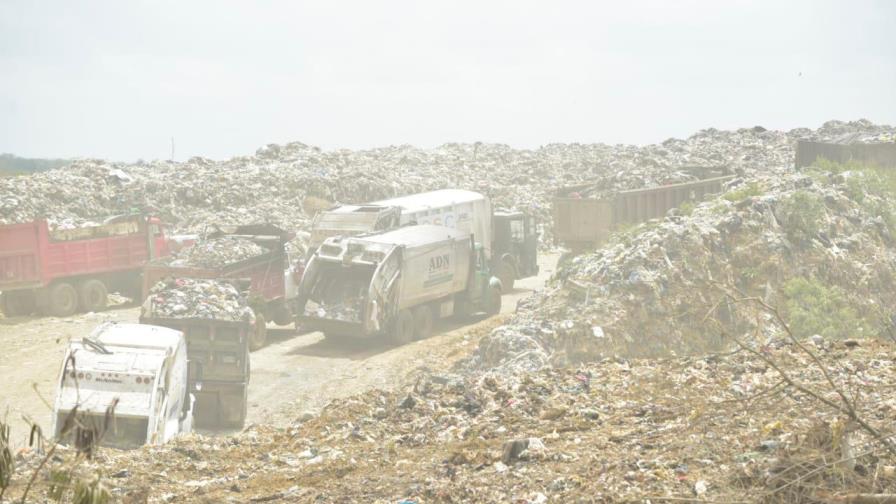 Aumenta la llegada de camiones cargados de basura a Duquesa