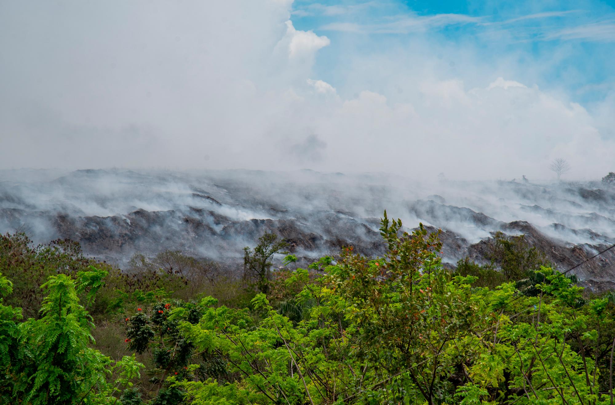 Hasta esta parte del suroeste no han llegado los equipos. 