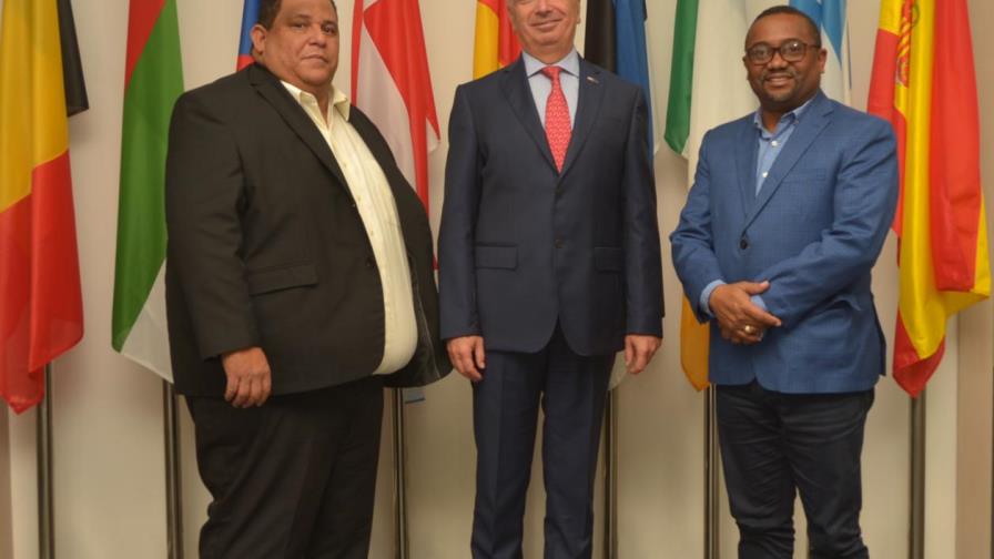 Alcaldes buscan ayuda para vertedero Duquesa