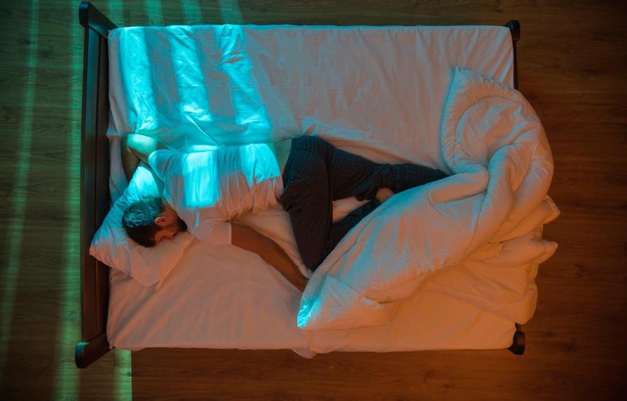 Un canadiense es multado por quedarse dormido en una cama ajena 