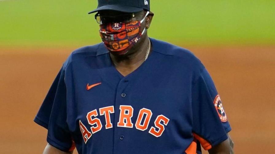 Dusty Baker sigue con los Astros de Houston