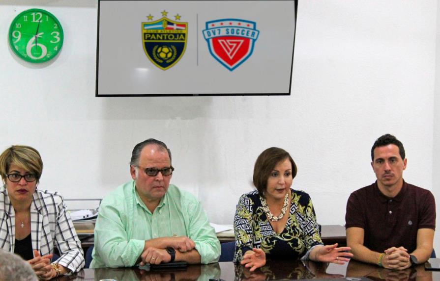 Club Atlético Pantoja y DV7 firman alianza para desarrollo del fútbol