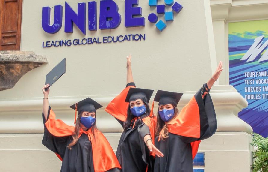 Unibe gradúa 546 nuevos profesionales en graduación virtual