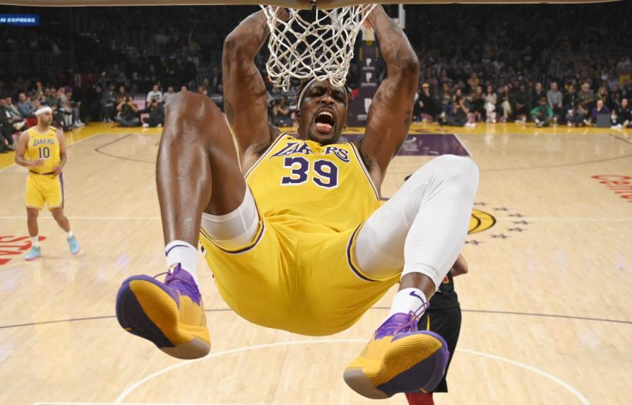 LeBron James lidera a los Lakers sobre los Cavaliers con 31 puntos