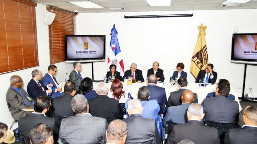 La JCE y cinco partidos buscarían RD$1,249 millones para primarias