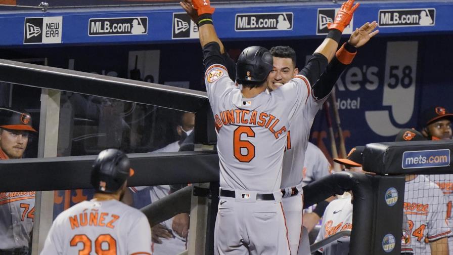 Orioles disparan 5 jonrones y vapulean a Mets