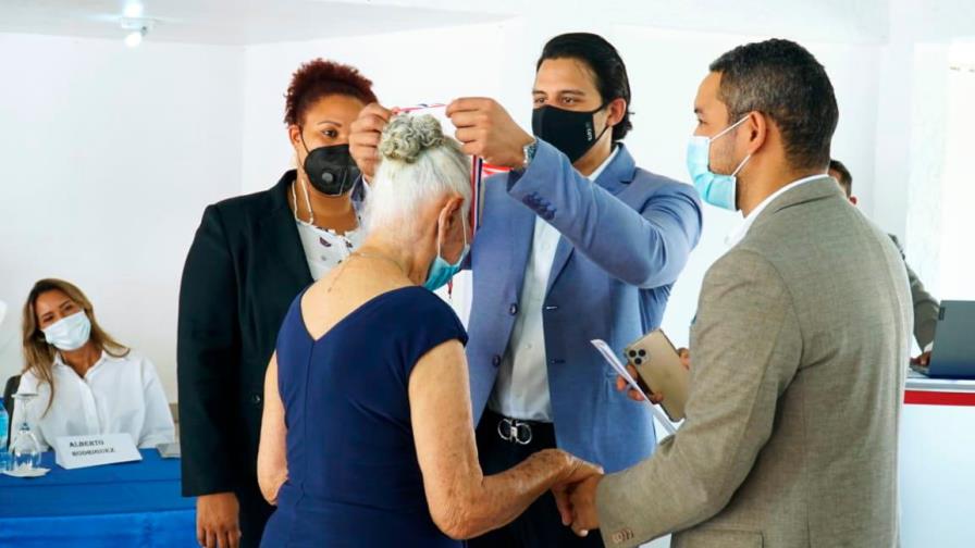 Fundación reconoce a 14 mujeres por sus valiosos aportes a la sociedad