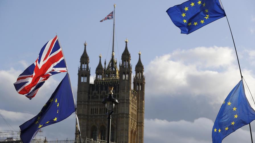 Parlamento rechaza pedido de Johnson de votación Brexit