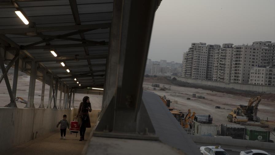 Israel proyecta asentamiento en aeropuerto abandonado Israel proyecta asentamiento en aeropuerto abandonado