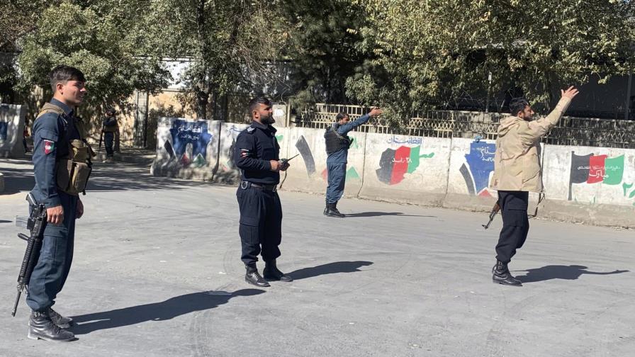 Disparos en la Universidad de Kabul, policía rodea el campus
