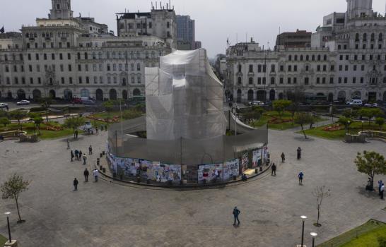 En medio de protestas, estatuas de Lima permanecen intactas En medio de protestas, estatuas de Lima permanecen intactas