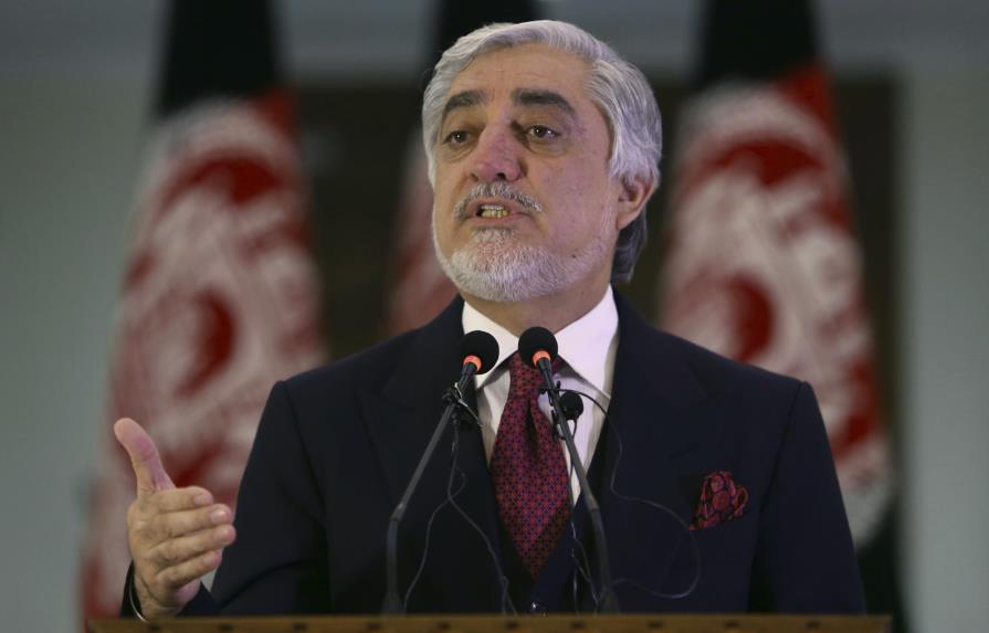 Dos líderes afganos enfrentados se proclaman como presidente
