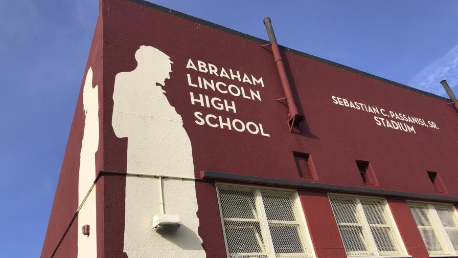 San Francisco anulará decisión de renombrar escuelas