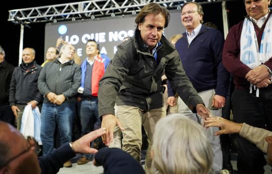 El surfer que sueña con ser presidente de Uruguay El surfer que sueña con ser presidente de Uruguay