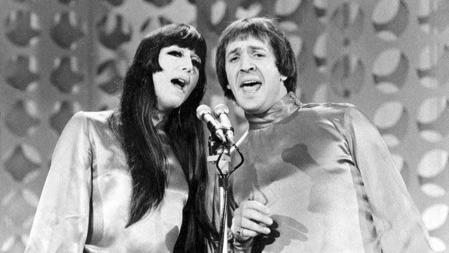 Cher demanda a herederos de Sonny Bono por regalías