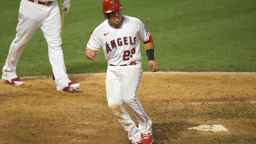 Angelinos remontan 2 veces y superan a Astros en 10 innings