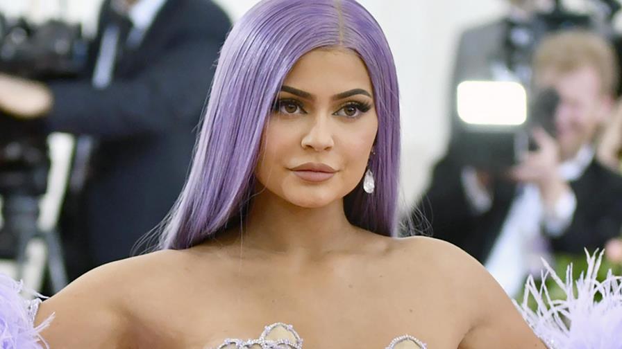 Kylie Jenner vende parte de su imperio a dueña de CoverGirl