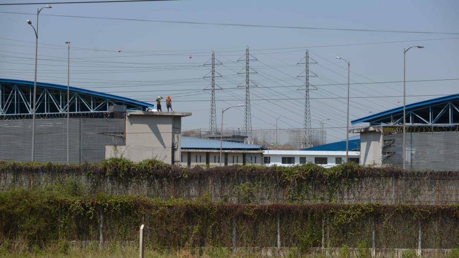 Ecuador declara excepción tras más de 100 muertes en cárcel de Guayaquil