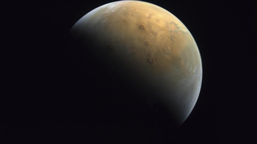 Emiratos Árabes publica la primera foto de su misión a Marte