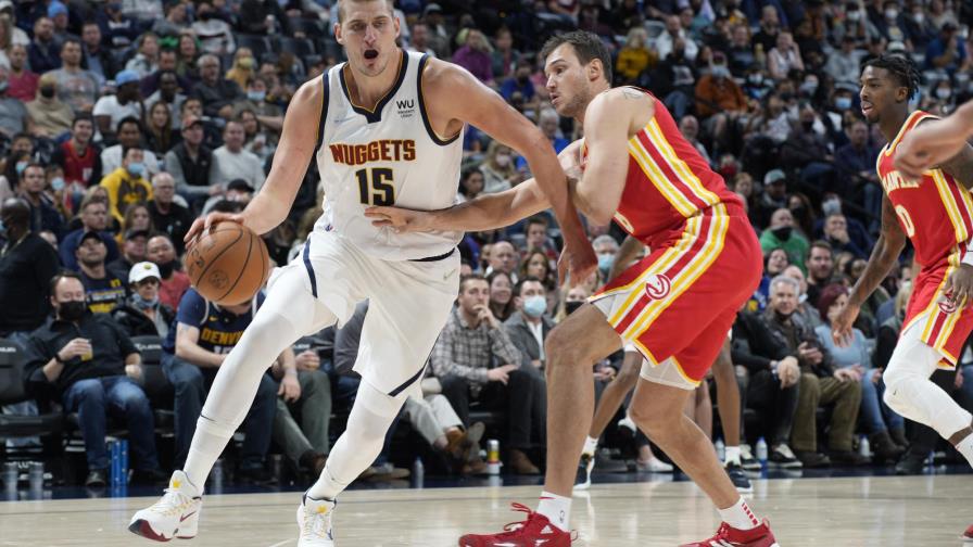 Jokic logra triple doble y Nuggets vencen a Hawks Jokic logra triple doble y Nuggets vencen a Hawks