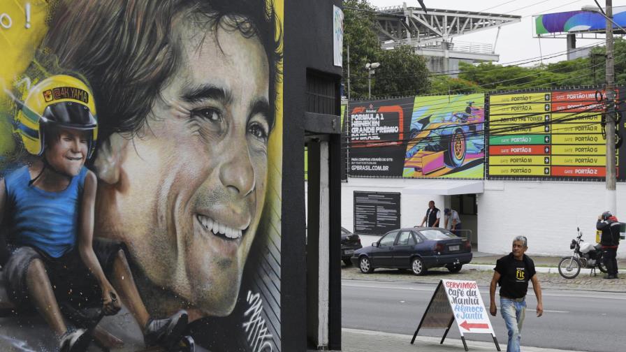 Senna celebrado en GP de Brasil 25 años tras su muerte Senna celebrado en GP de Brasil 25 años tras su muerte
