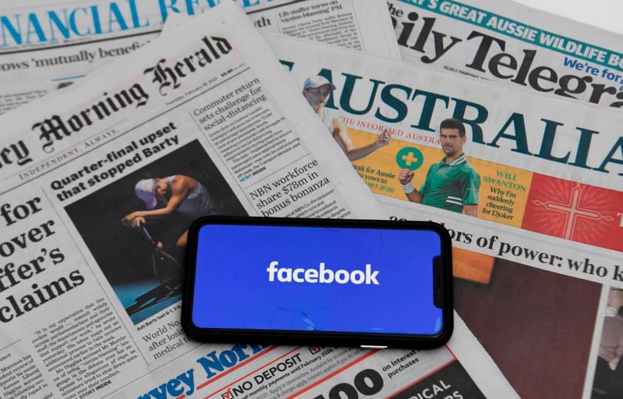 Australia aprueba ley para que Google y Facebook paguen a medios locales