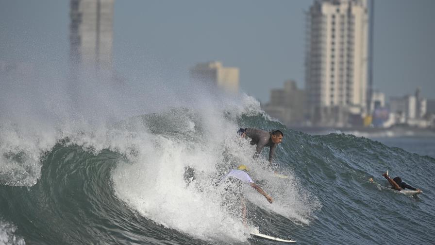 El huracán Pamela toca tierra en costas de Mazatlán, México