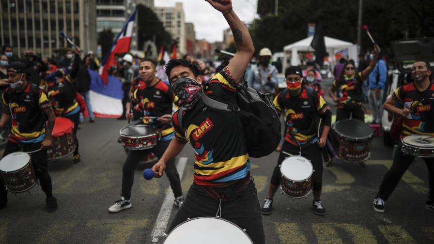 Protestas en Colombia dejan más de un centenar de heridos