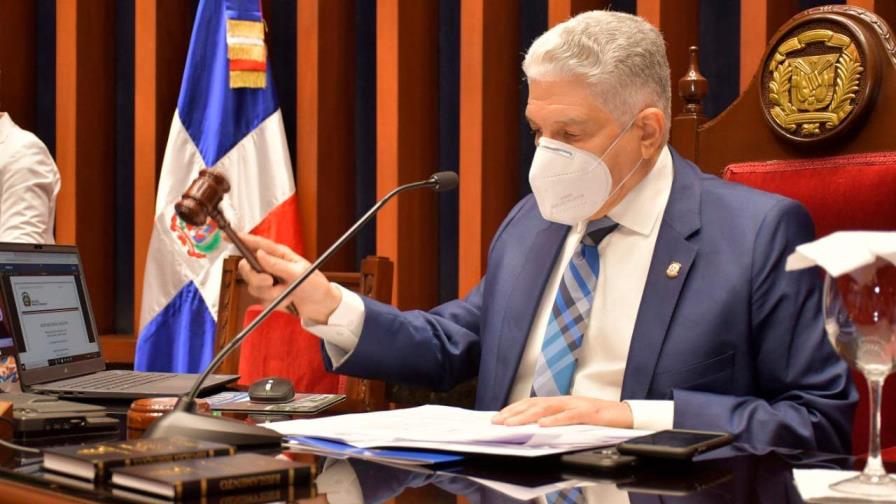 Senado aprueba en segunda lectura proyecto de ley elimina pago reinscripción en colegios 