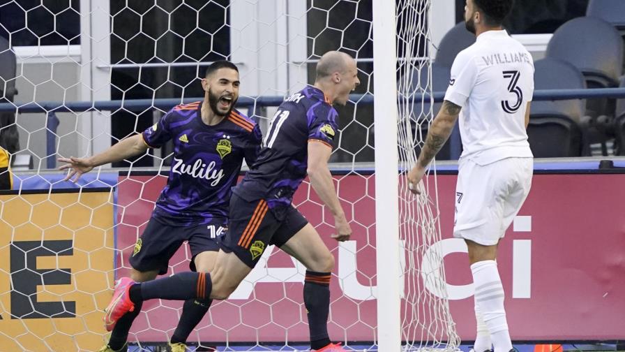 Sounders derrotan al Galaxy 3-0 con goles de Smith y Ruidíaz