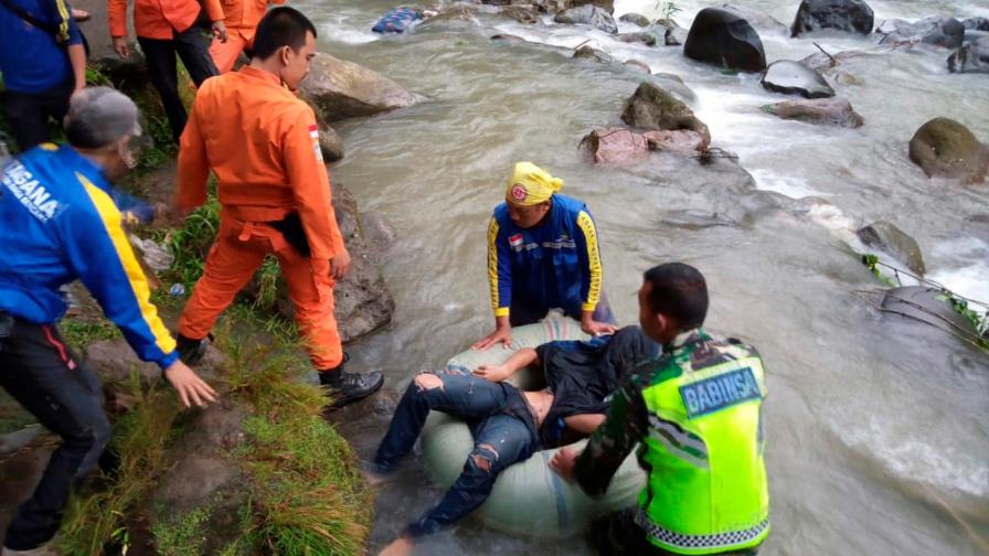 Indonesia: 25 muertos en un accidente de autobús