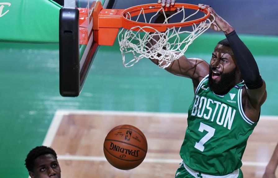 Celtics remontan y vencen a Knicks