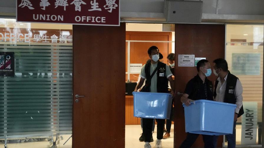 Policía en Hong Kong allana sede de sindicato estudiantil
