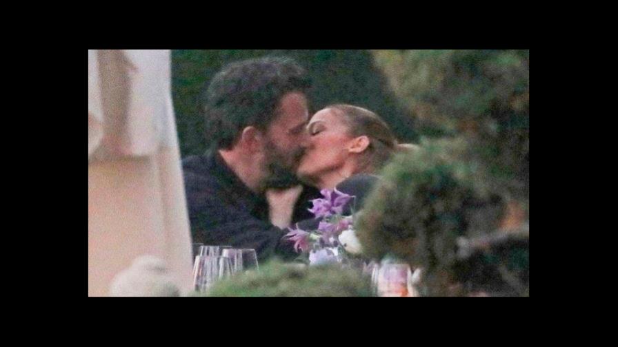 ¡Confirmado! Jennifer López y Ben Affleck a los besos en una cena ¡Confirmado! Jennifer López y Ben Affleck a los besos en una cena