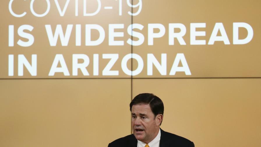 EEUU: Gobiernos que reabrieron rápidamente dan marcha atrás