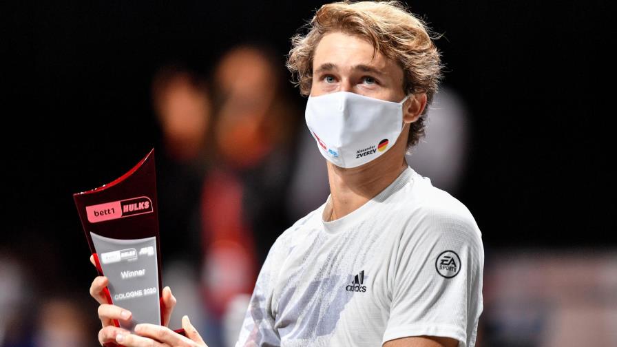 Zverev supera a argentino Schwartzman y se corona en Colonia Zverev supera a argentino Schwartzman y se corona en Colonia