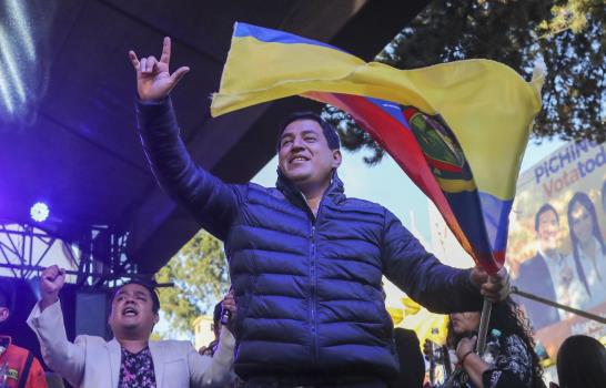 Lasso se proclama ganador de presidenciales en Ecuador