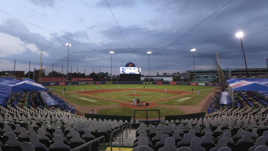 Azulejos debutan en Buffalo y vencen a Marlins en 10 innings Azulejos debutan en Buffalo y vencen a Marlins en 10 innings