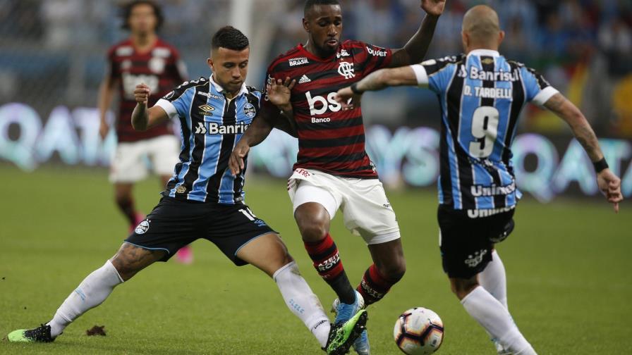 Gremio y Flamengo empatan 1-1 en ida de semifinales Gremio y Flamengo empatan 1-1 en ida de semifinales